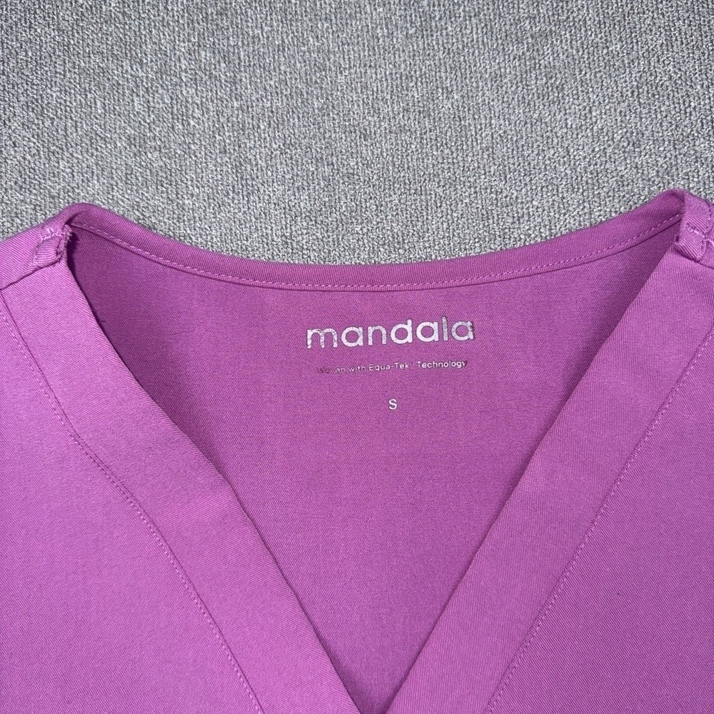 3 Mandala Women Scrub Top Small V Neck Short Sleeve Shirt PO 14K 13K Missing Tag - Picture 10 of 10